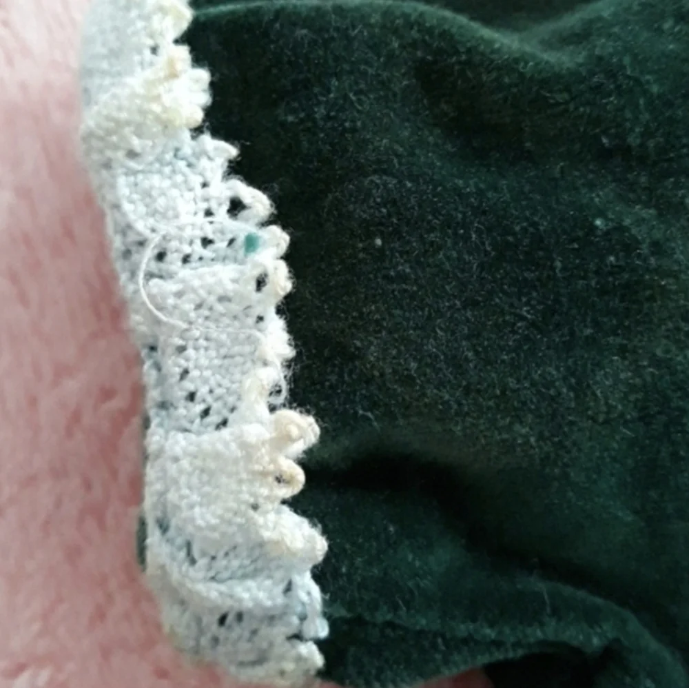 RETIRED American Girl Pleasant Company Molly's Evergreen Velvet Christmas Dress
